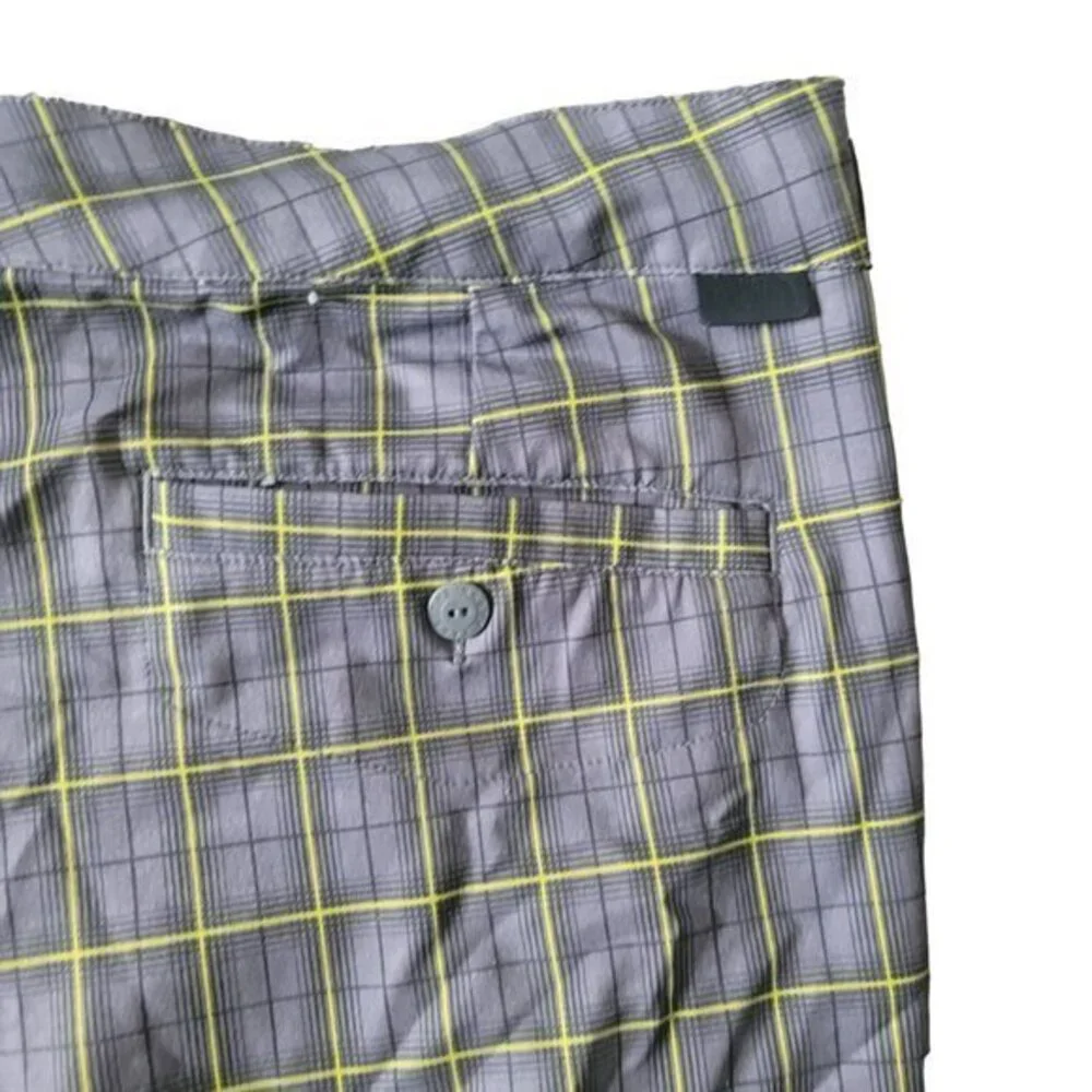 The North Face features flashdry